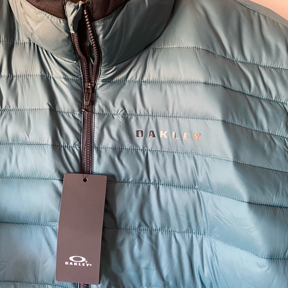 Oakley Green Quilted Puffer Jacket - NWT - Picture 2 of 5